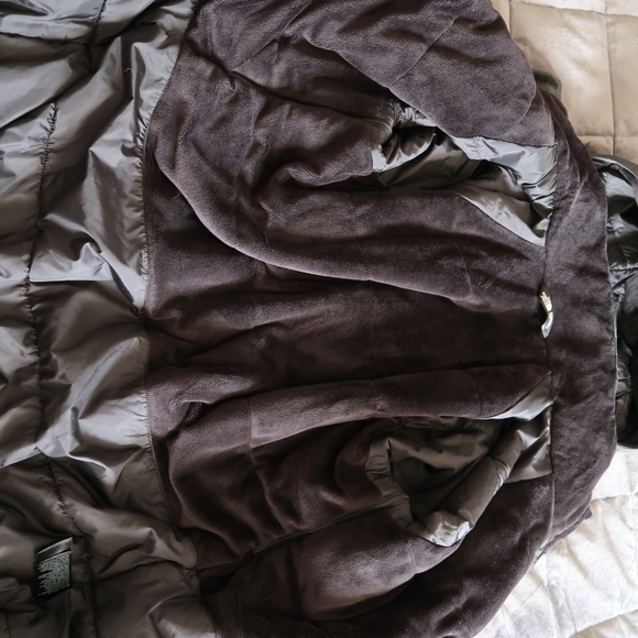 North face winter coat - Picture 4 of 8